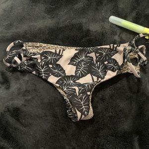 ACACIA black elephant bottoms perfect condition